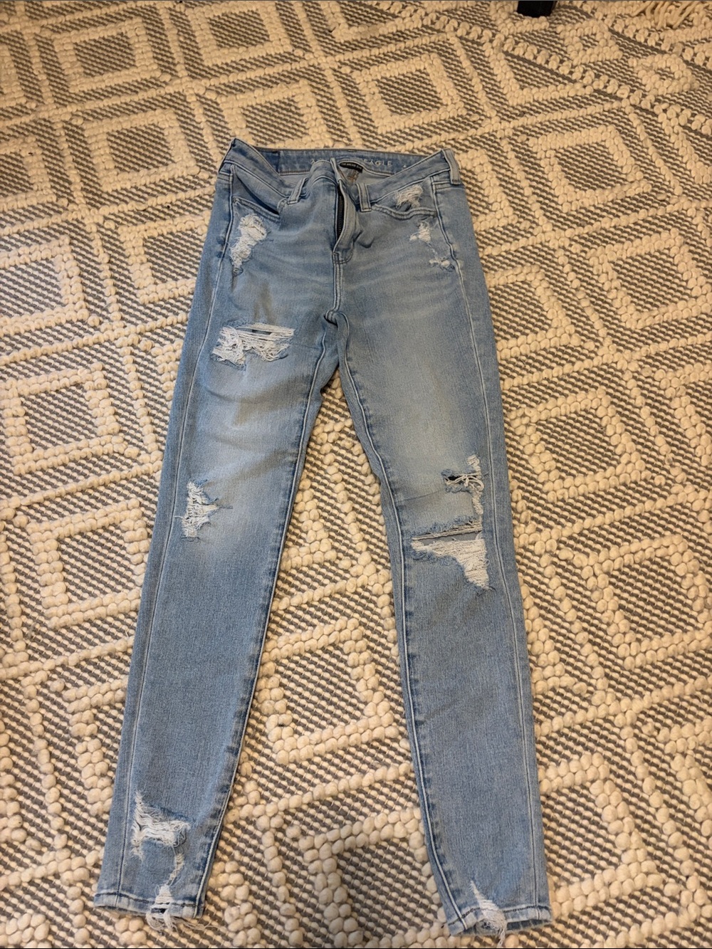 American Eagle Outfitters Light Wash Distressed Skinny Jeans